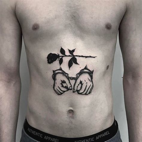 tatuajes debajo del abdomen hombre|Tatuajes hombres abdomen bajo